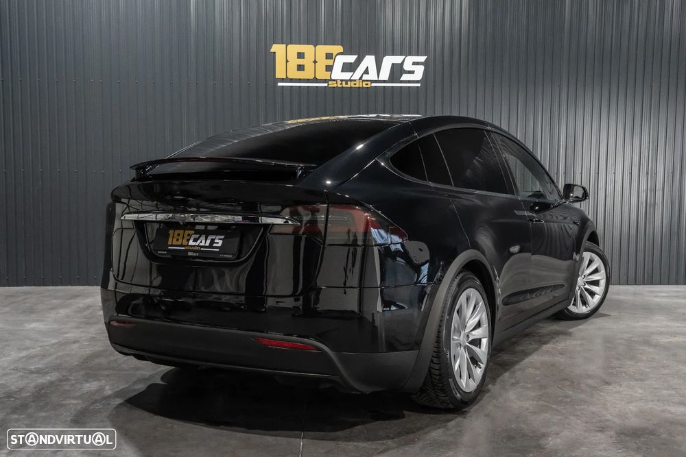 Tesla Model X 100D - 44