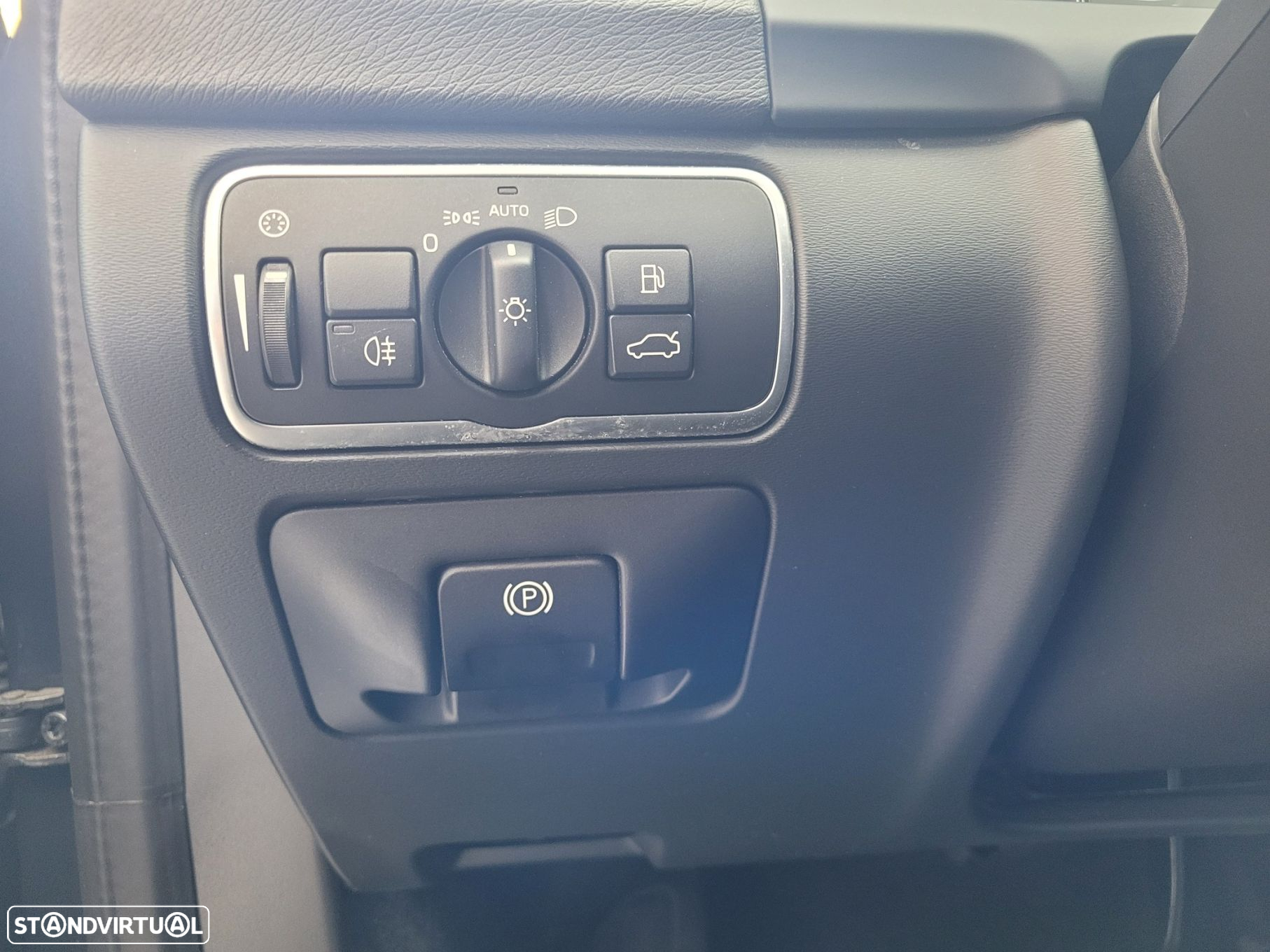 Volvo V60 2.4 D6 R-Design AWD Phev - 32