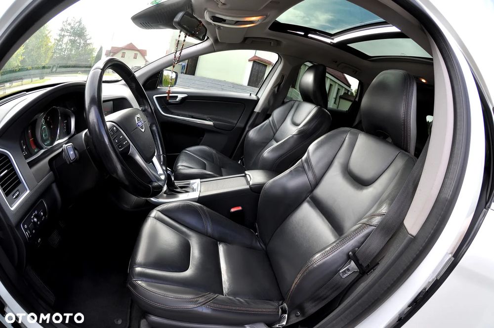 Volvo XC 60 D4 Geartronic Summum - 24