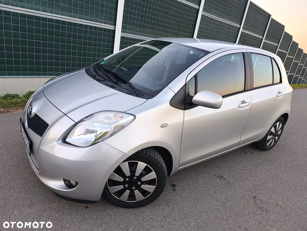Toyota Yaris 1.3 Sol Premium - 24