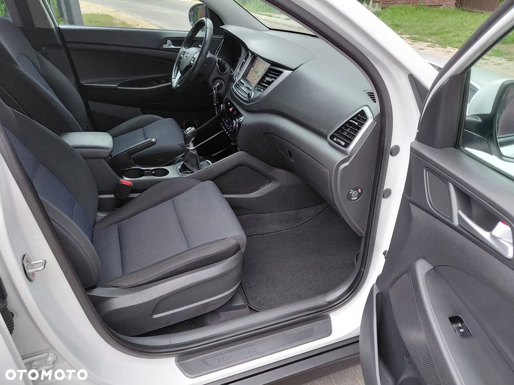 Hyundai Tucson 1.6 GDI BlueDrive Style 2WD - 28