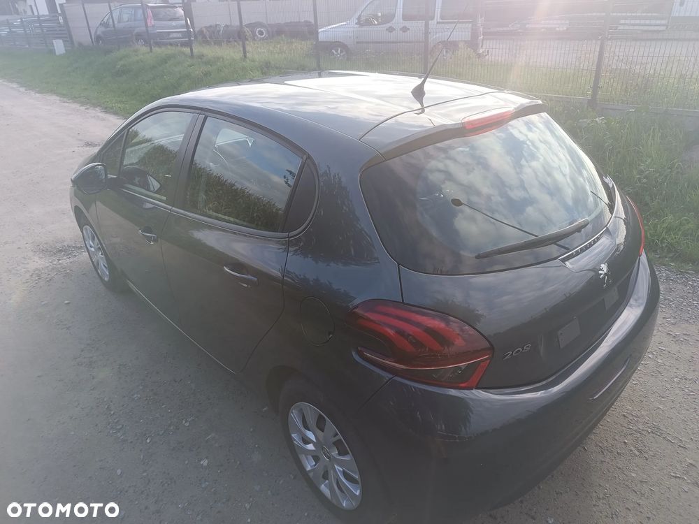 Peugeot 208 - 26