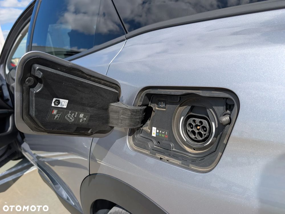 Peugeot 3008 1.6 PureTech HYbrid Allure S&S EAT8 - 18