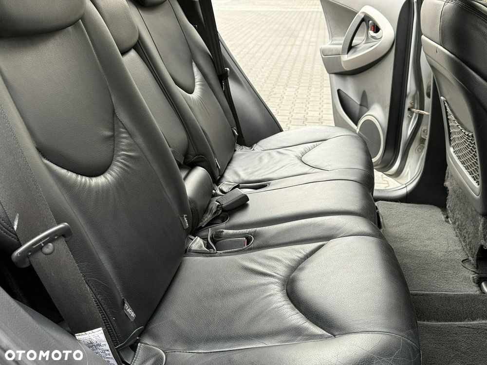 Toyota RAV4 2.2 D-4D 4x4 Executive - 32