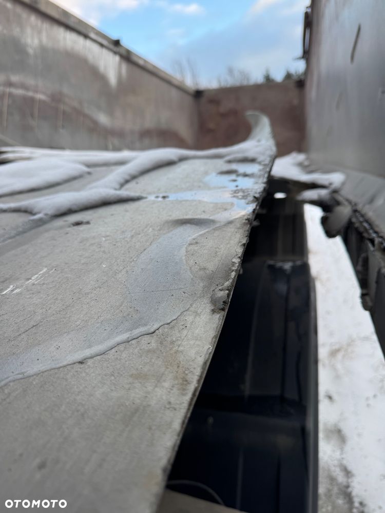 Zaslaw 2017 wywrotka 33m3 uszkodzona - 7