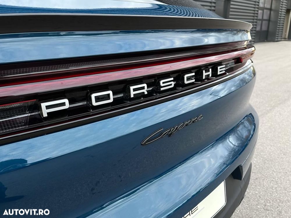 Porsche Cayenne Coupe E-Hybrid - 8