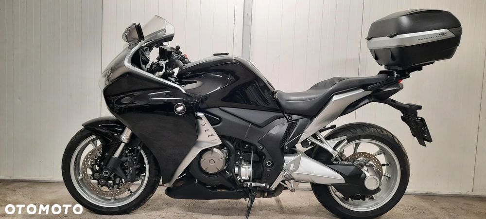 Honda VFR - 9