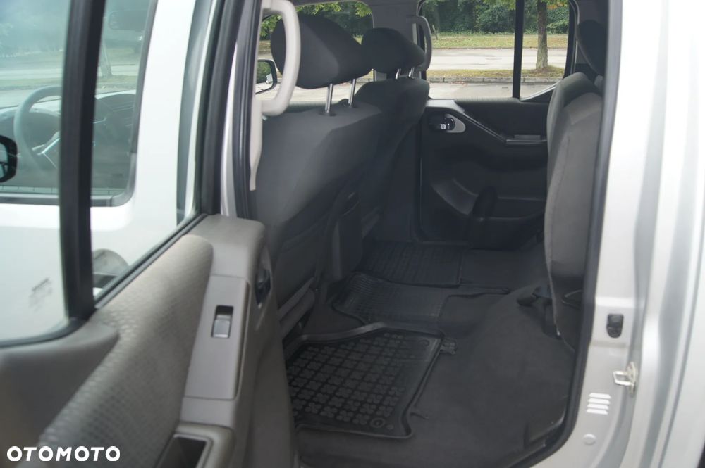 Nissan Navara 2.5 D LE Long - 26