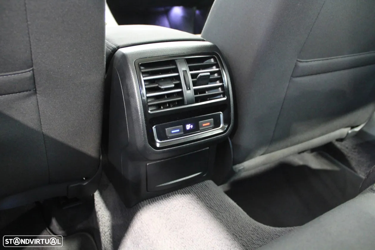 VW Passat 1.6 TDI Confortline - 8