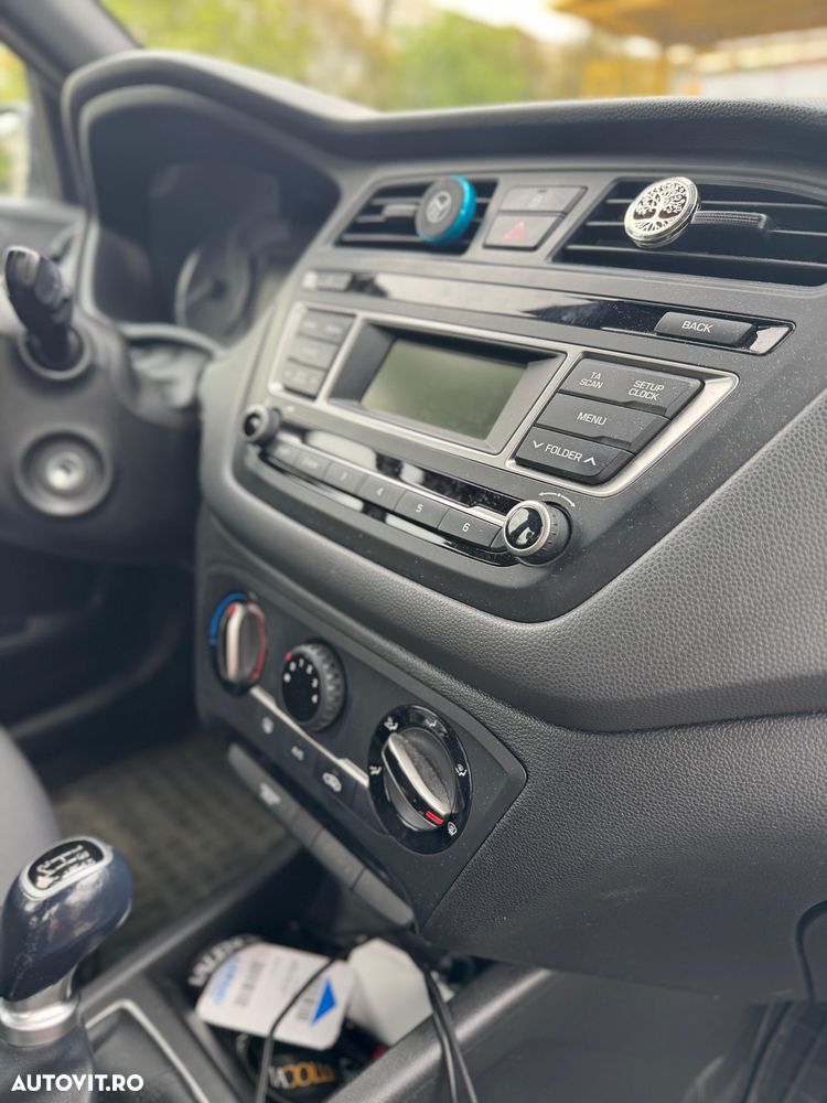 Hyundai i20 - 18