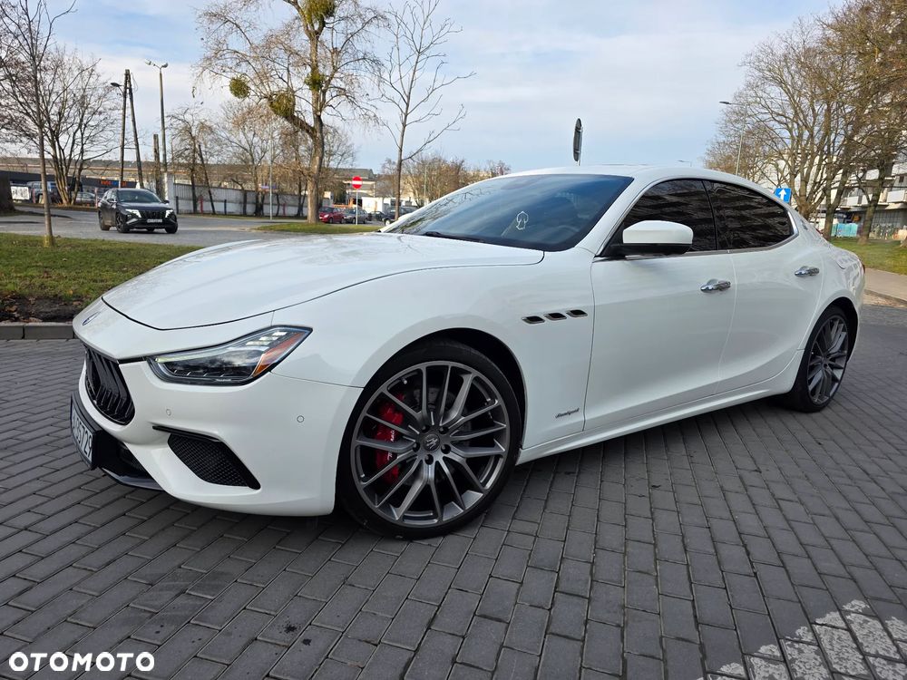 Maserati Ghibli S GranSport - 3