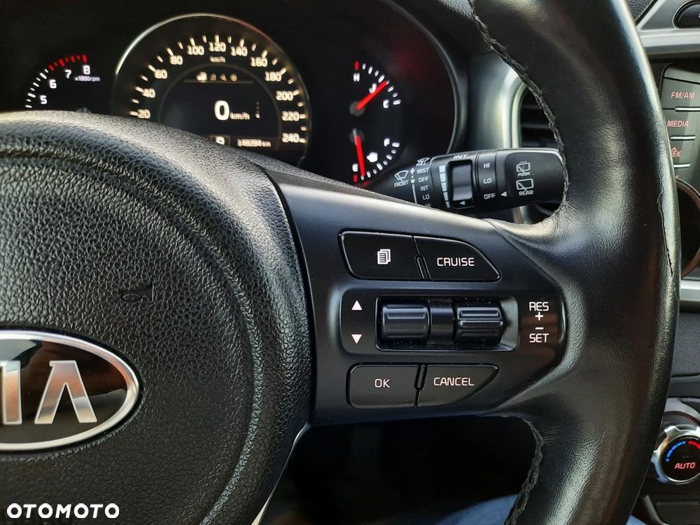 Kia Sorento - 32