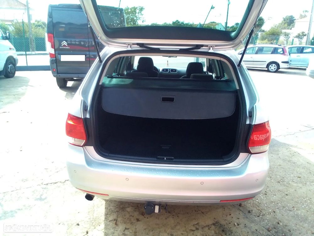 VW Golf Variant 1.6 TDi DPF DSG MATCH - 18