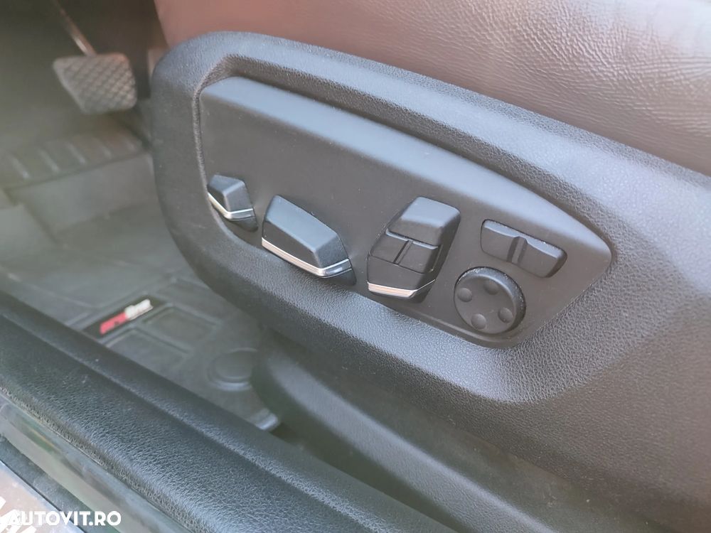 BMW Seria 5 525d xDrive AT - 9