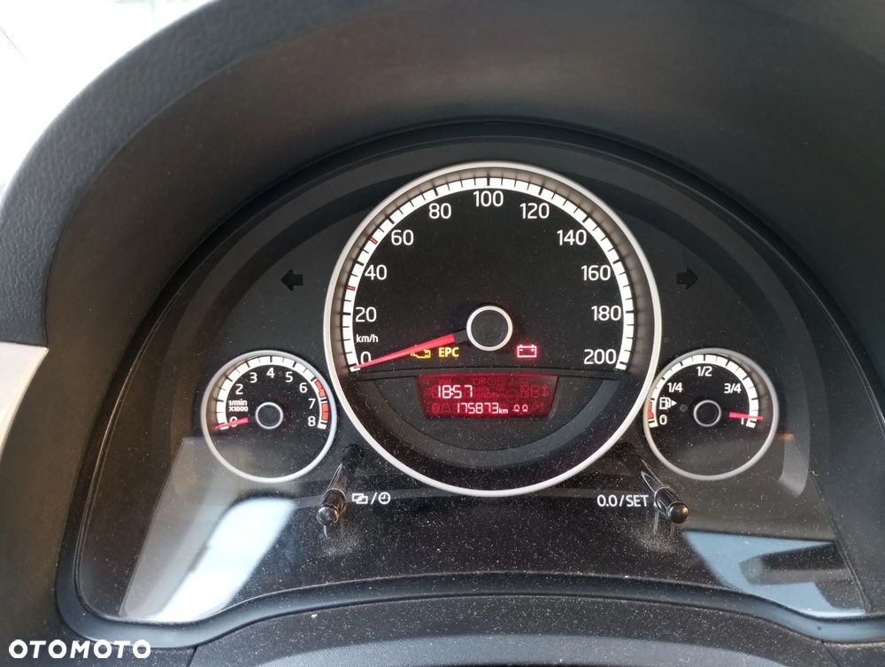 Volkswagen up! cheer - 15