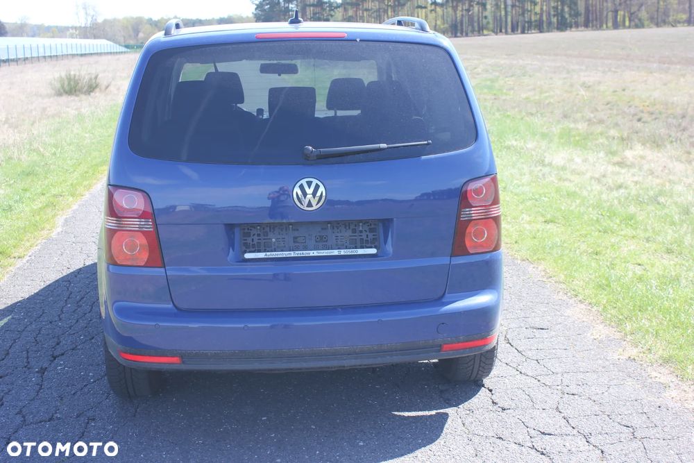 Volkswagen Touran - 5