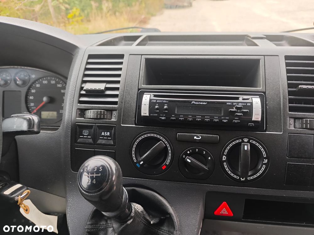 Volkswagen TRANSPORTER T5 - 23
