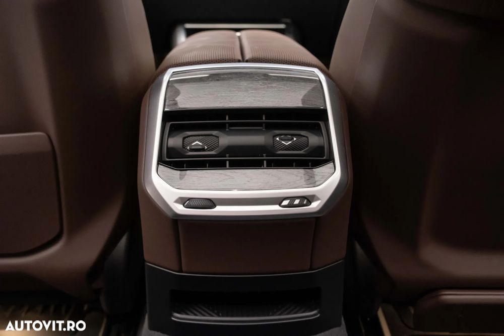 BMW Seria 7 - 37