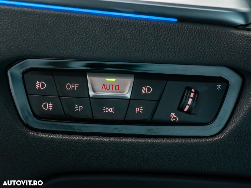 BMW Seria 3 330e Aut. M Sport - 24