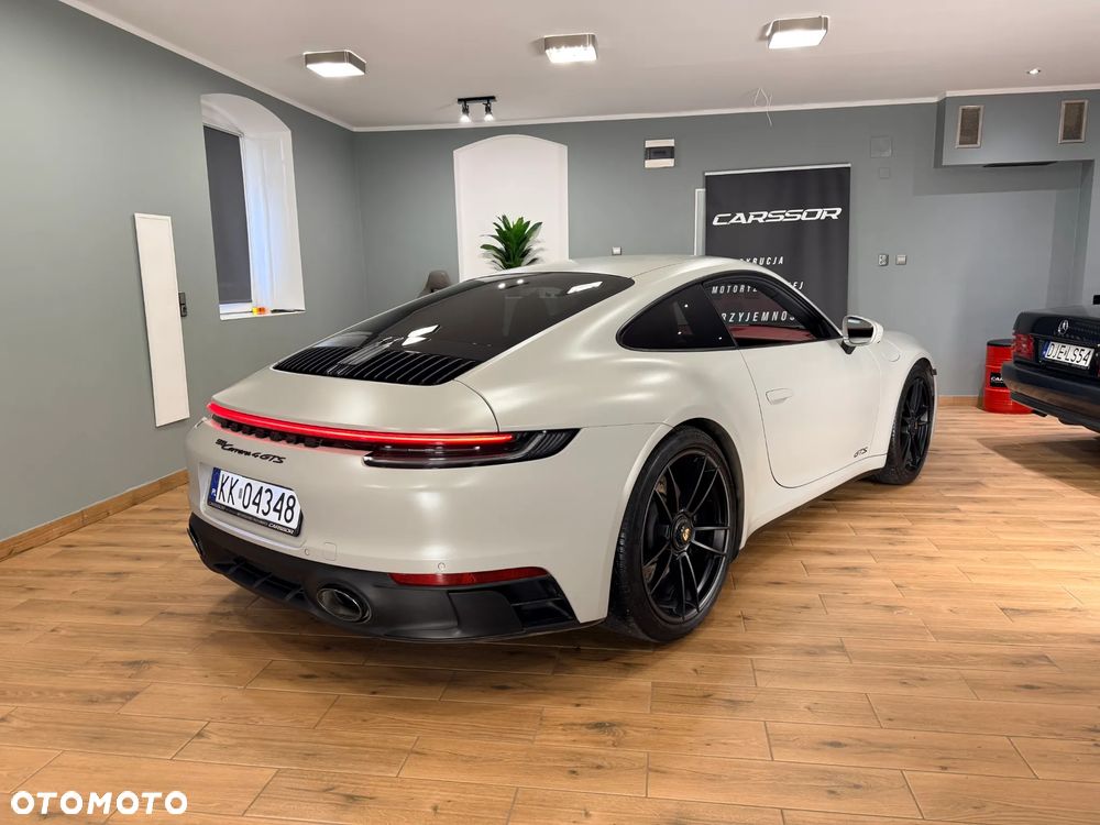 Porsche 911 - 9