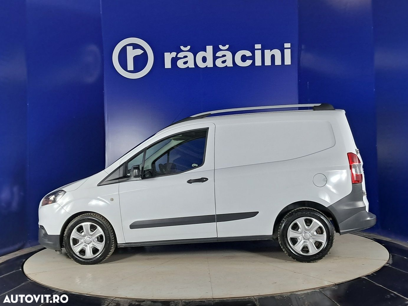 Ford Tourneo Courier - 8