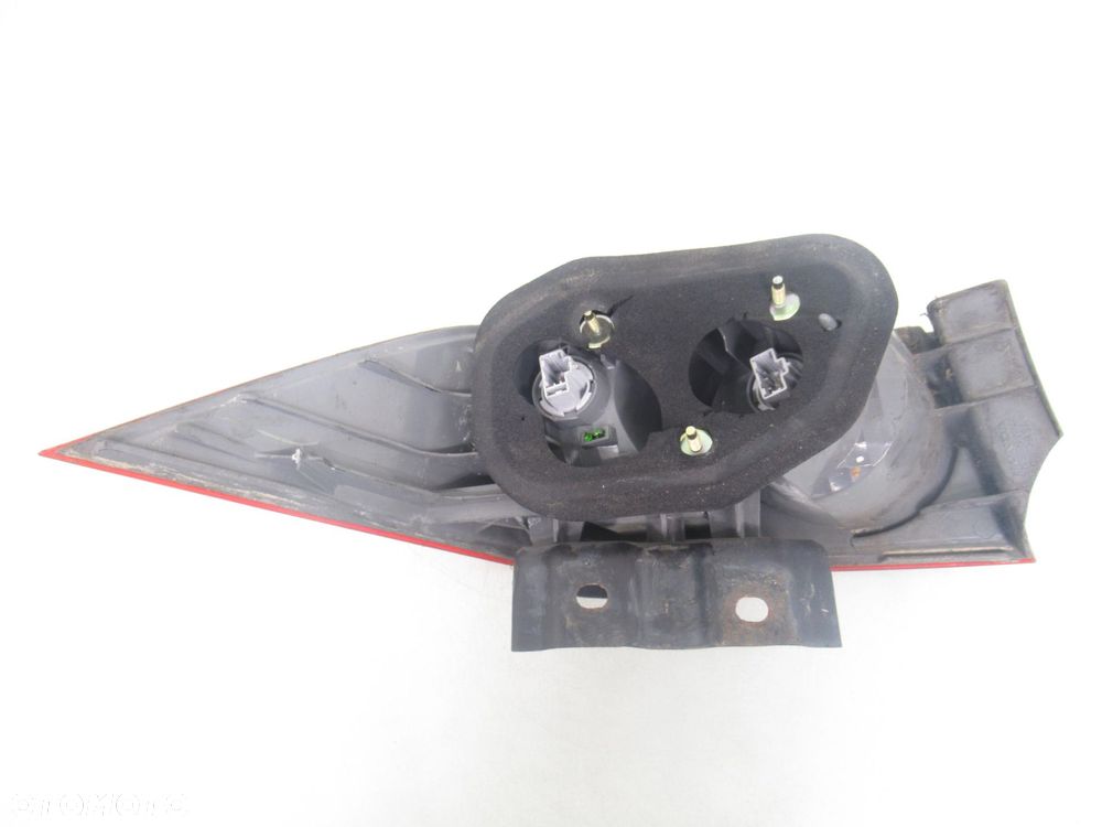 LAMPA PRAWA TYLNA HONDA ACCORD VII - 5