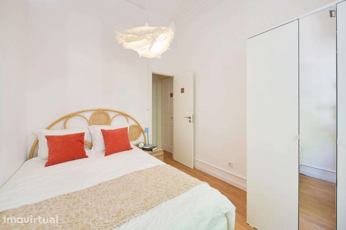 Quarto - localizado em Marquês de Pombal Lisbon - Grande imagem: 5/29
