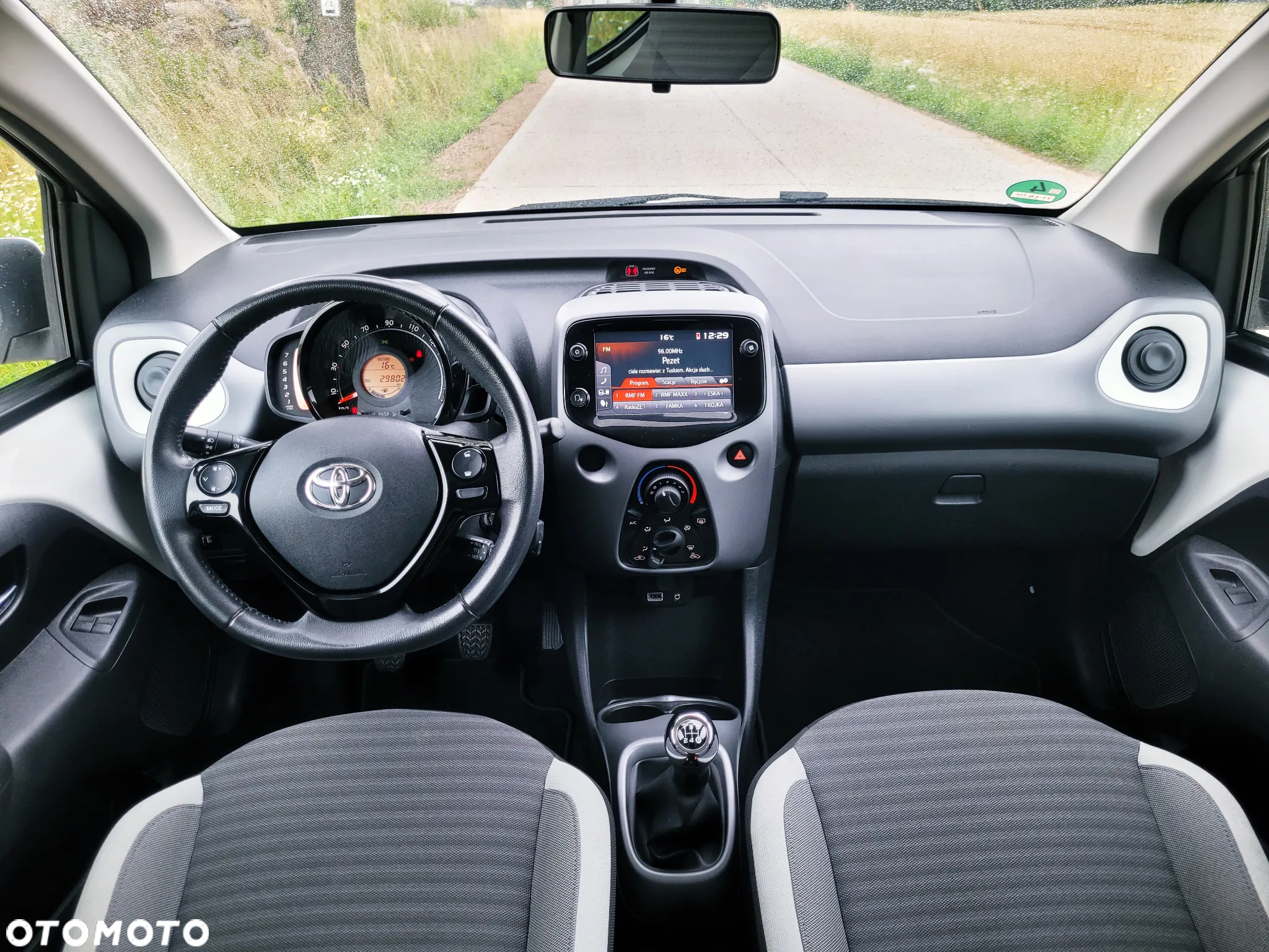 Toyota Aygo x-play connect - 13