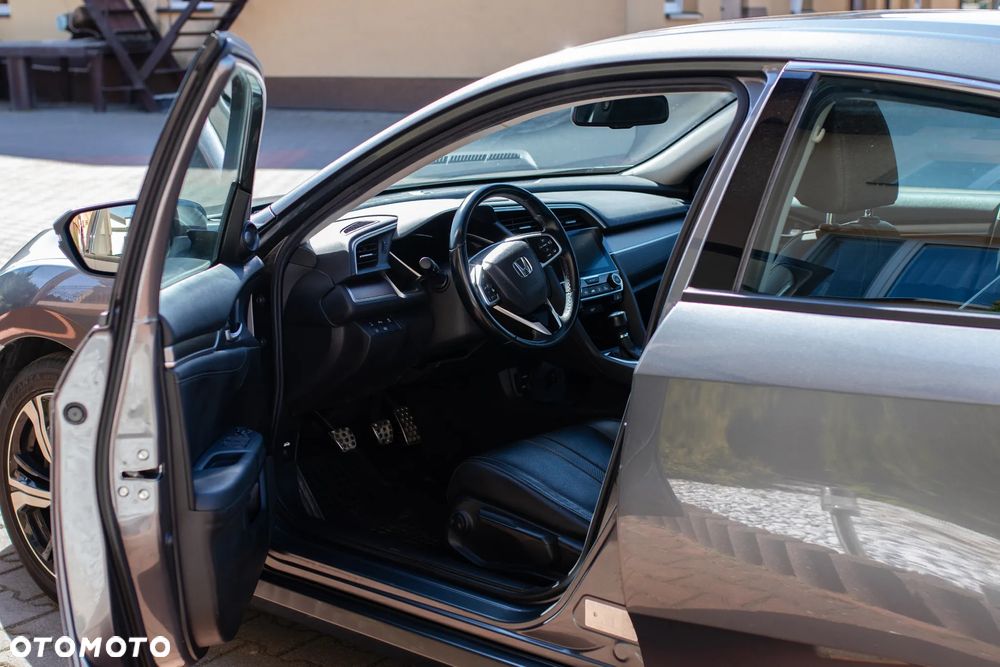 Honda Civic 1.5 T Executive - 11