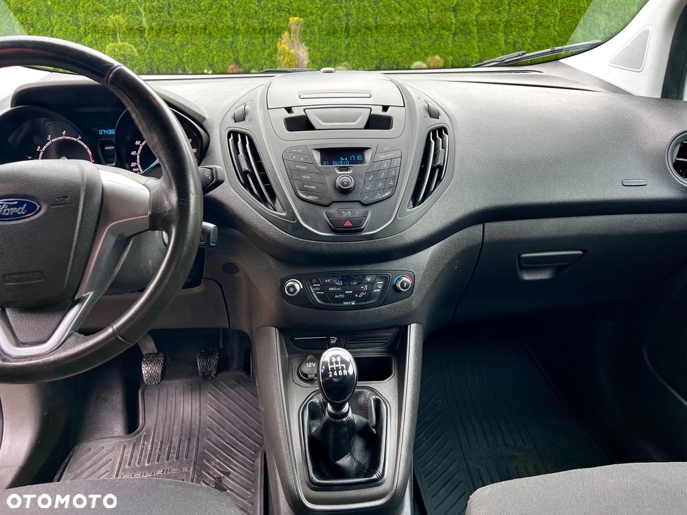 Ford Transit Courier - 16