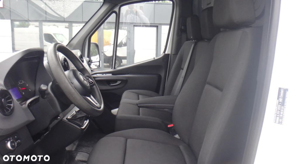 Mercedes-Benz Sprinter - 9