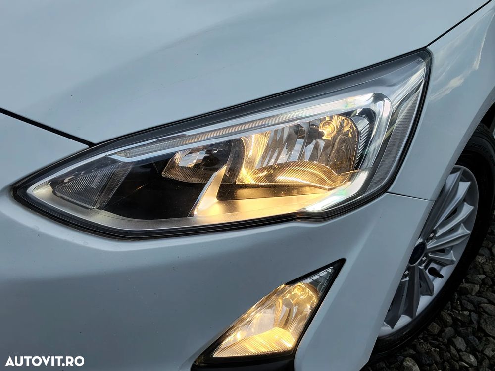 Ford Focus 1.5 EcoBlue Start-Stopp-System TITANIUM - 6