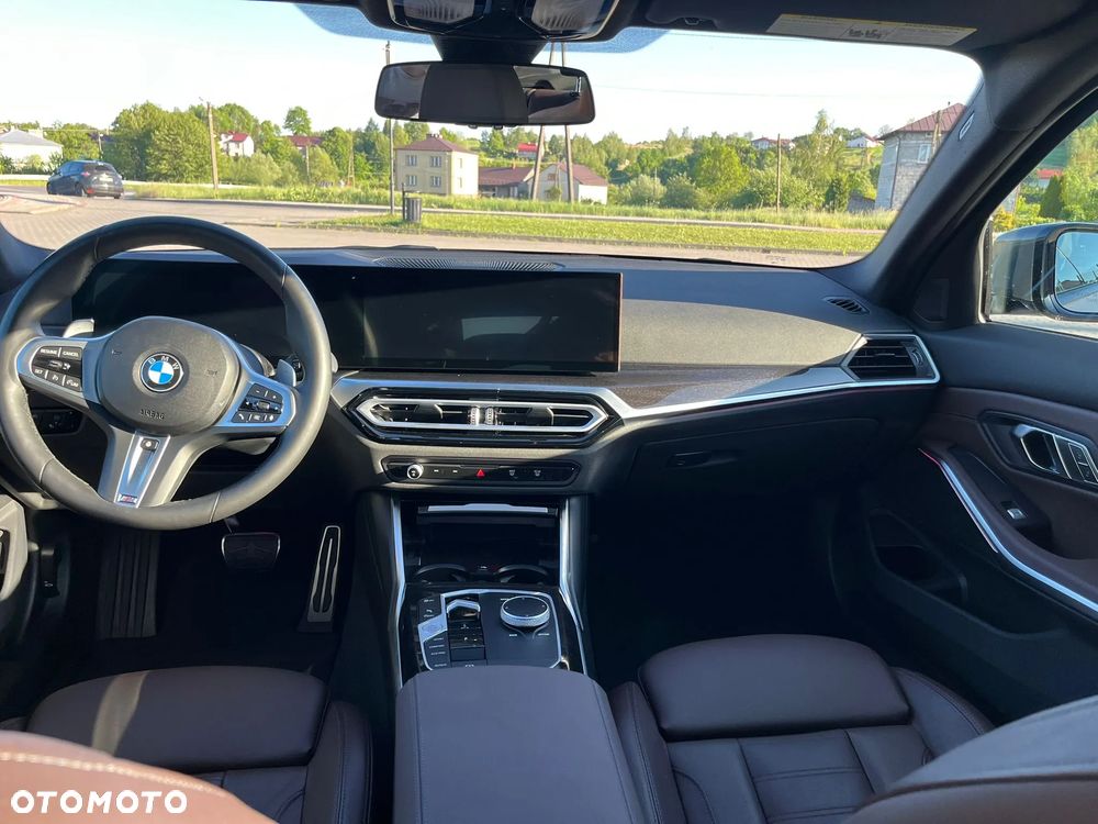 BMW Seria 3 330i M Sport - 14