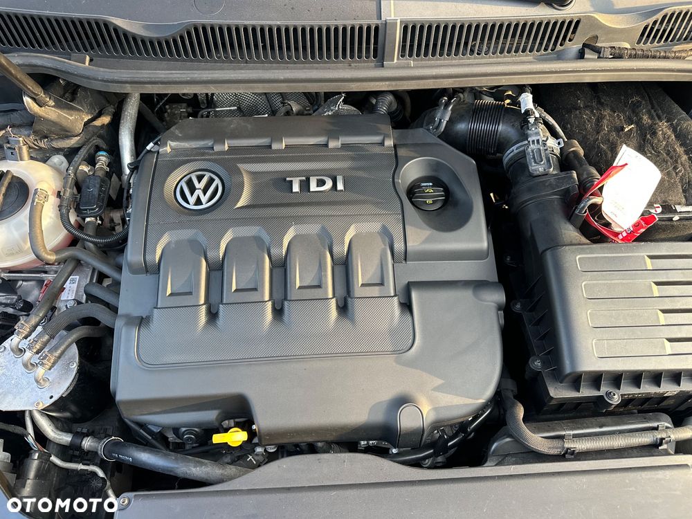 Volkswagen Touran 1.6 TDI SCR BlueMotion Technology Comfortline - 39