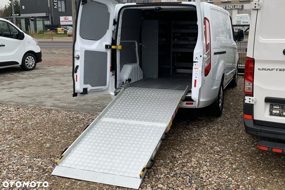 Ford CUSTOM LIMITED EDITION KOMFORT+ REF. KSENONOWE PLUS LEDOWE, NAWIGACJA, KAMERA, PARKTRONIKI, ZABUDOWA SERWIS, WARSZTAT, WINDA - RAMPA NAJAZD TRANSPORTOWY - 31