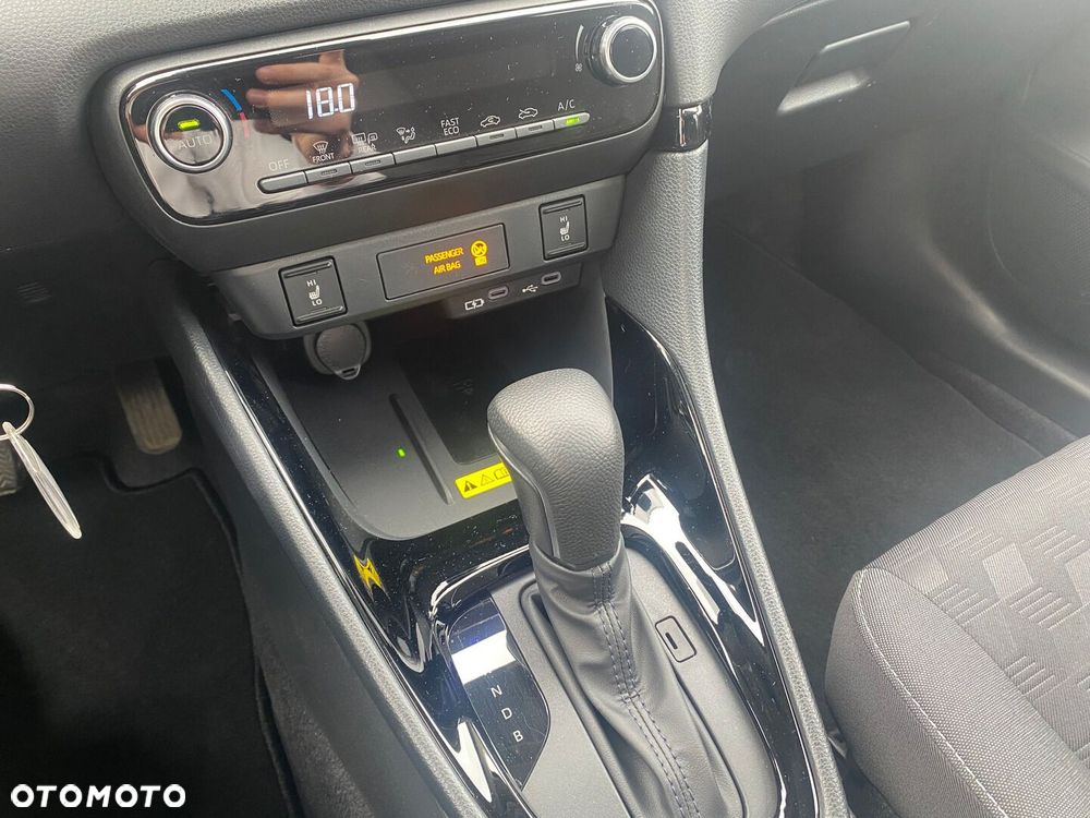 Toyota Yaris Hybrid 1.5 Style - 22