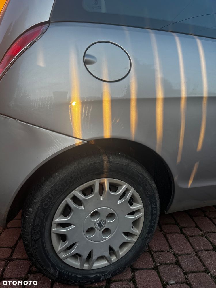 Lancia Ypsilon - 4