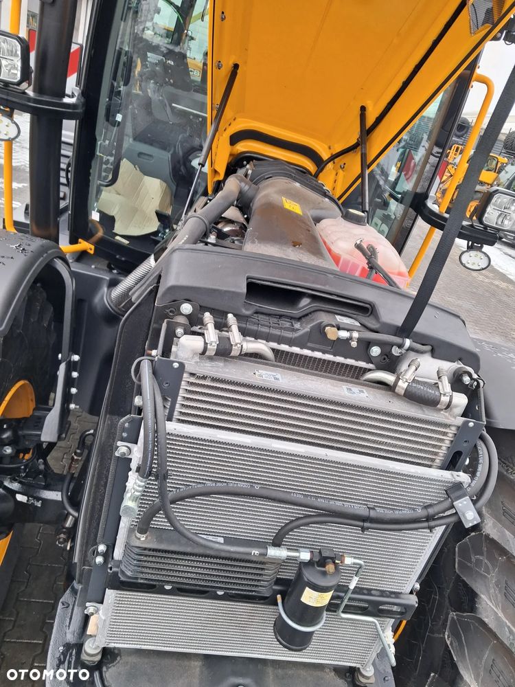 JCB FASTRAC 4220 ICON - 16