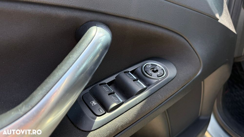 Ford Mondeo - 17