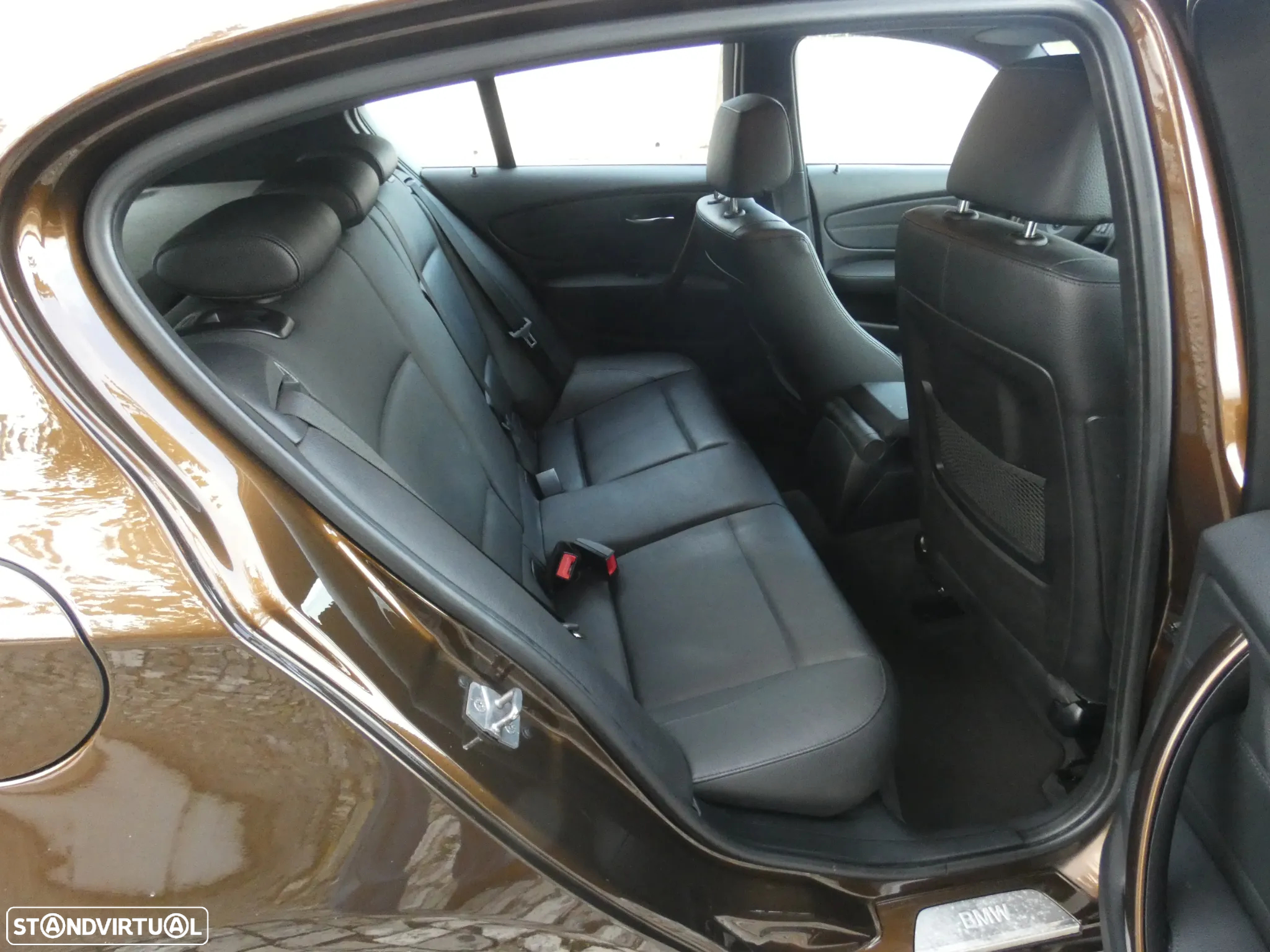 BMW 118 d Pack M - 12