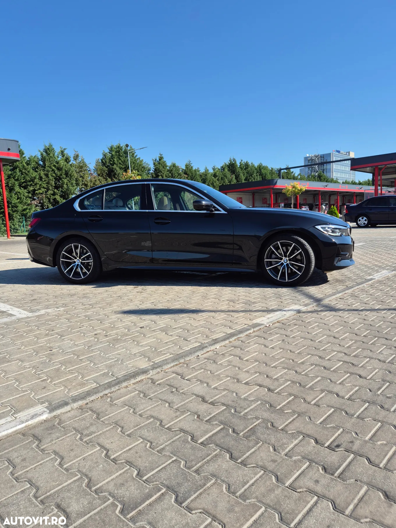 BMW Seria 3 330i AT Sport Line - 34