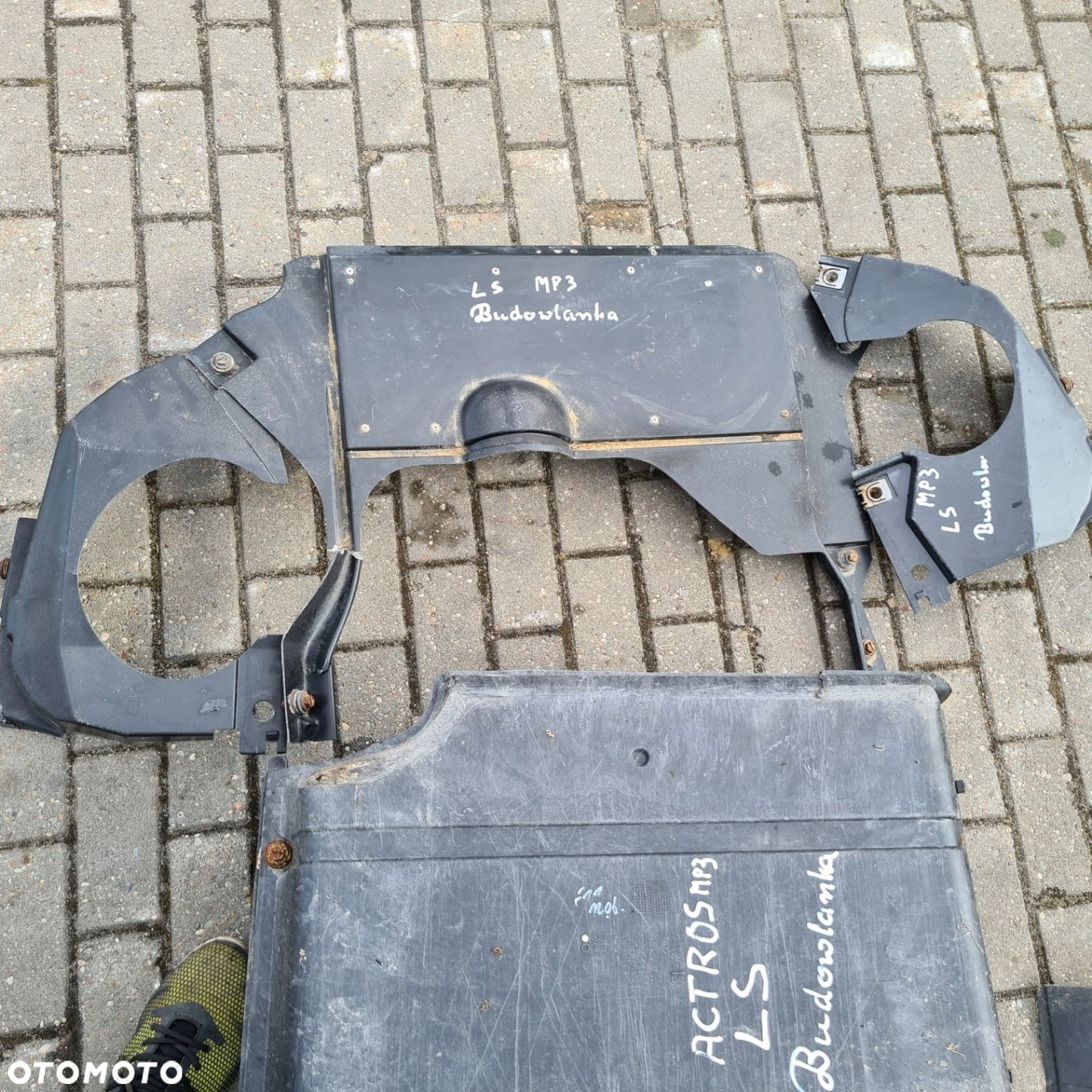 ACTROS MP 2 MP 3 EKOLOGIA WYGŁUSZENIE OSŁONA POD SILNIK - 11