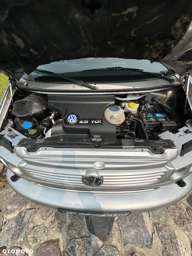 Volkswagen Caravelle - 18