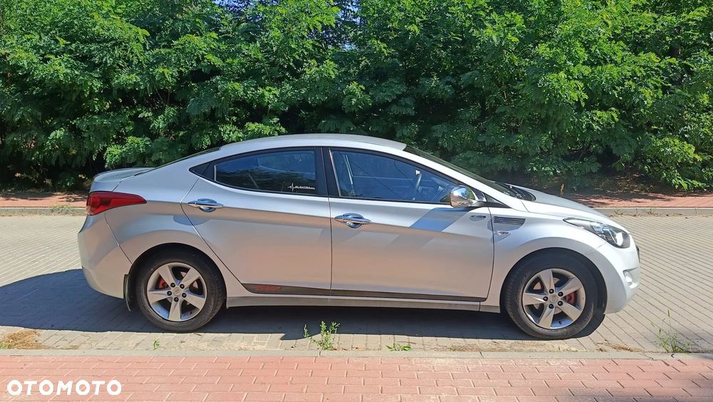 Hyundai Elantra 1.6 Comfort - 7