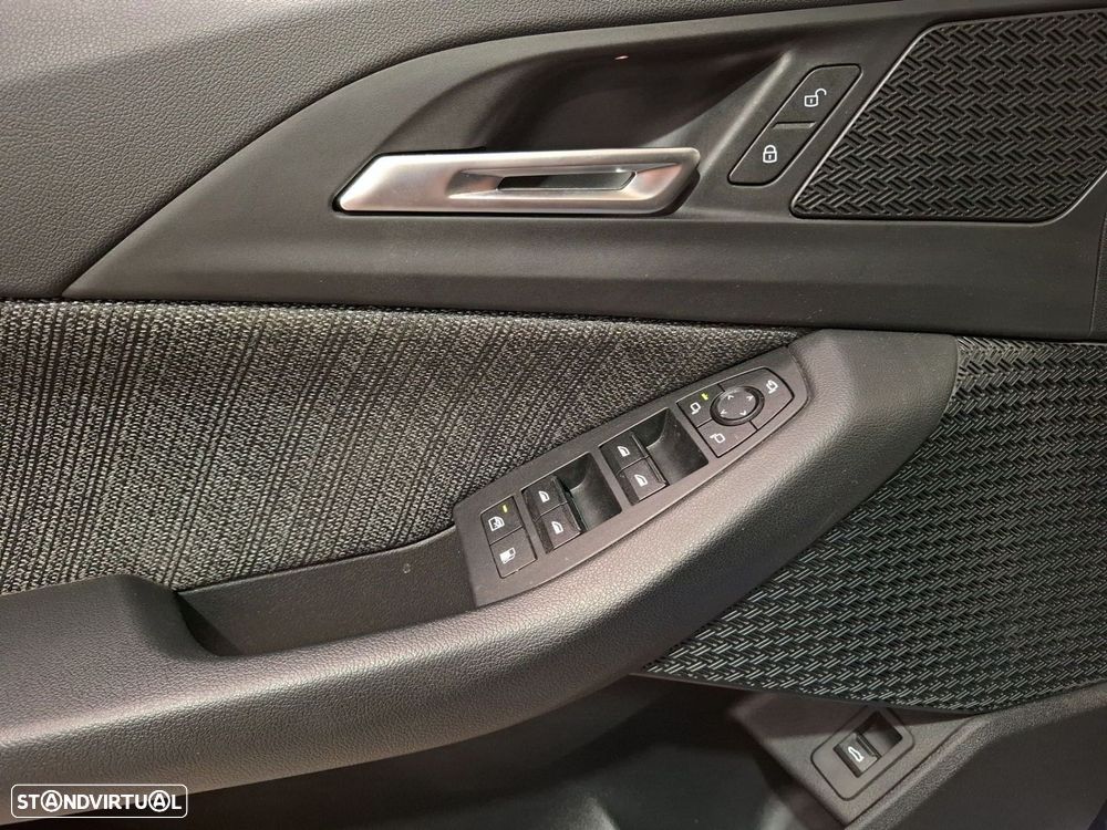 BMW 225 e xDrive Edição Optimized — fotografia 18