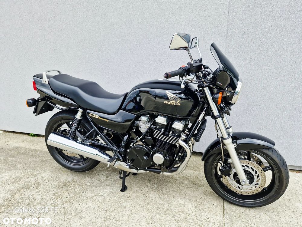 Honda CB - 1