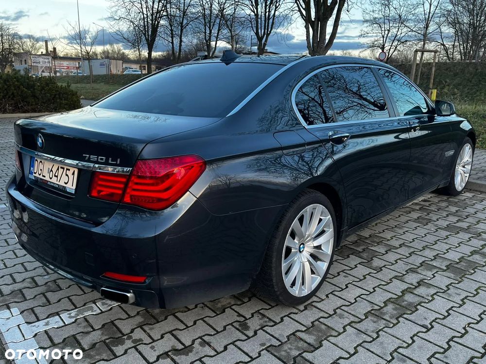 BMW Seria 7 750i L xDrive - 5