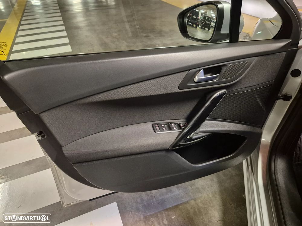 Peugeot 508 SW 1.6 e-HDi Allure 2-Tronic - 29