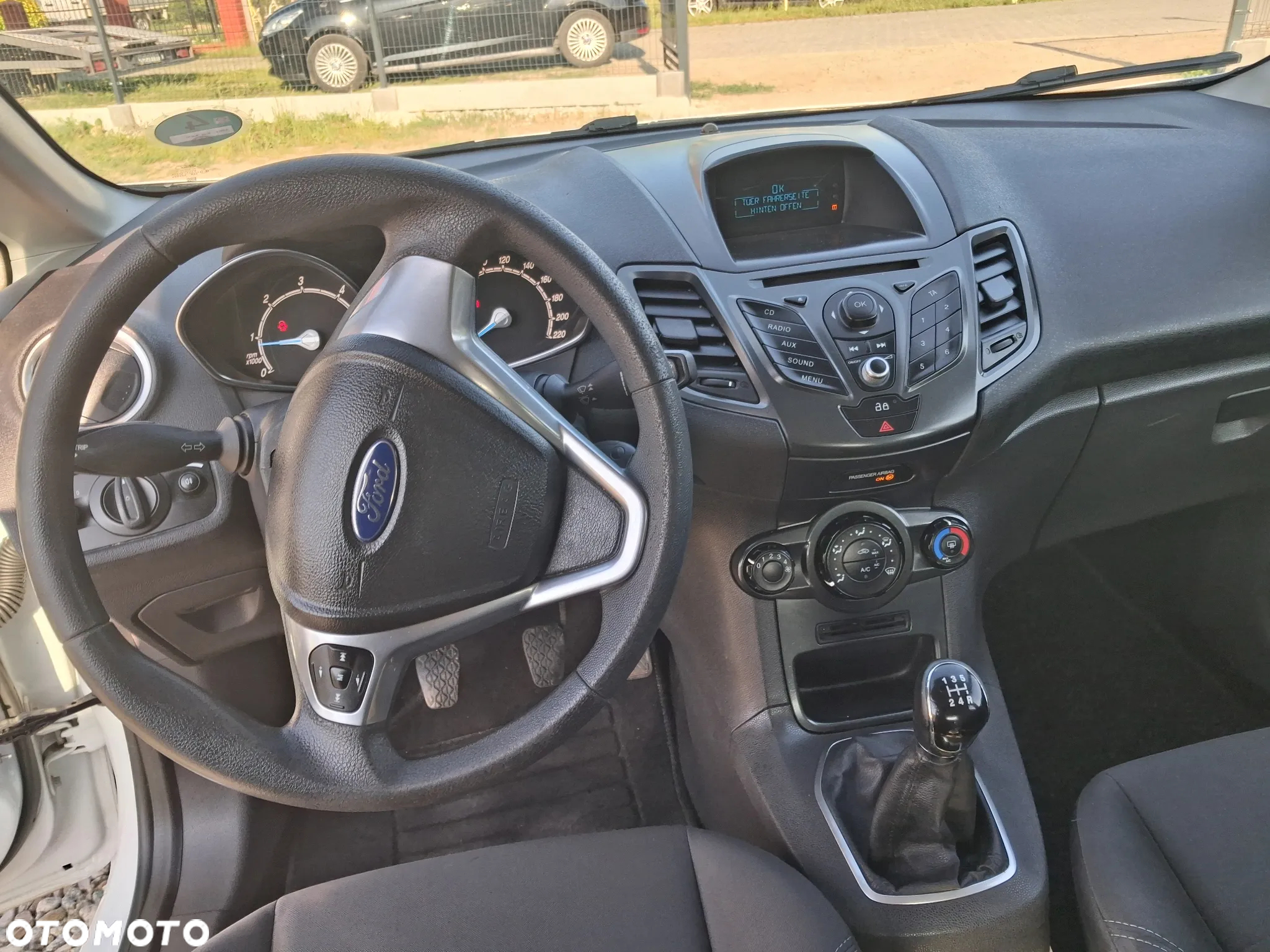 Ford Fiesta 1.5 TDCi Ambiente - 12