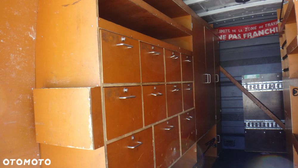 Mercedes-Benz Sprinter - 10